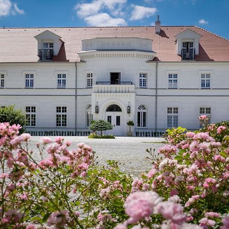 Palac Na Opieszynie Września Exteriör bild