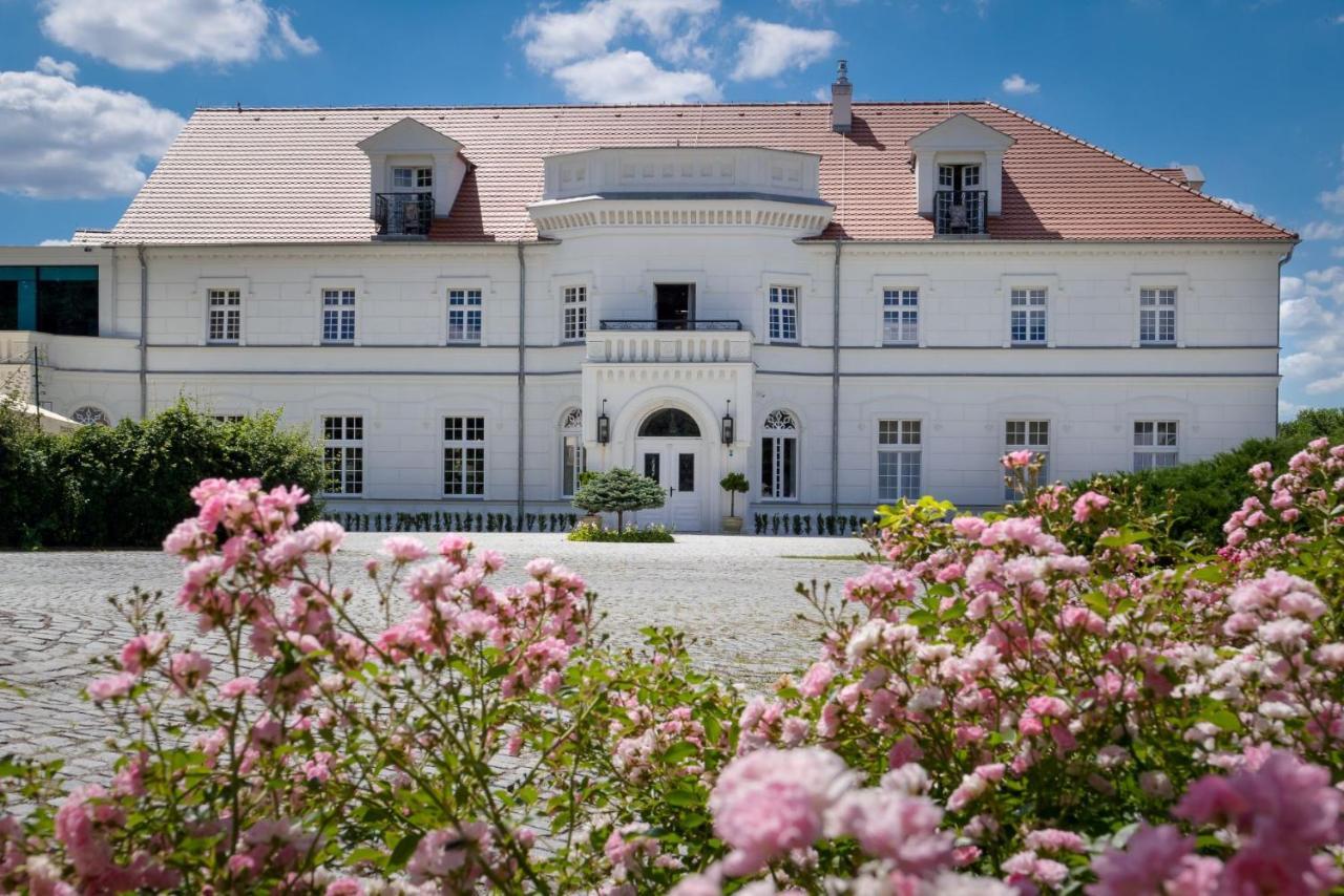 Palac Na Opieszynie Września Exteriör bild